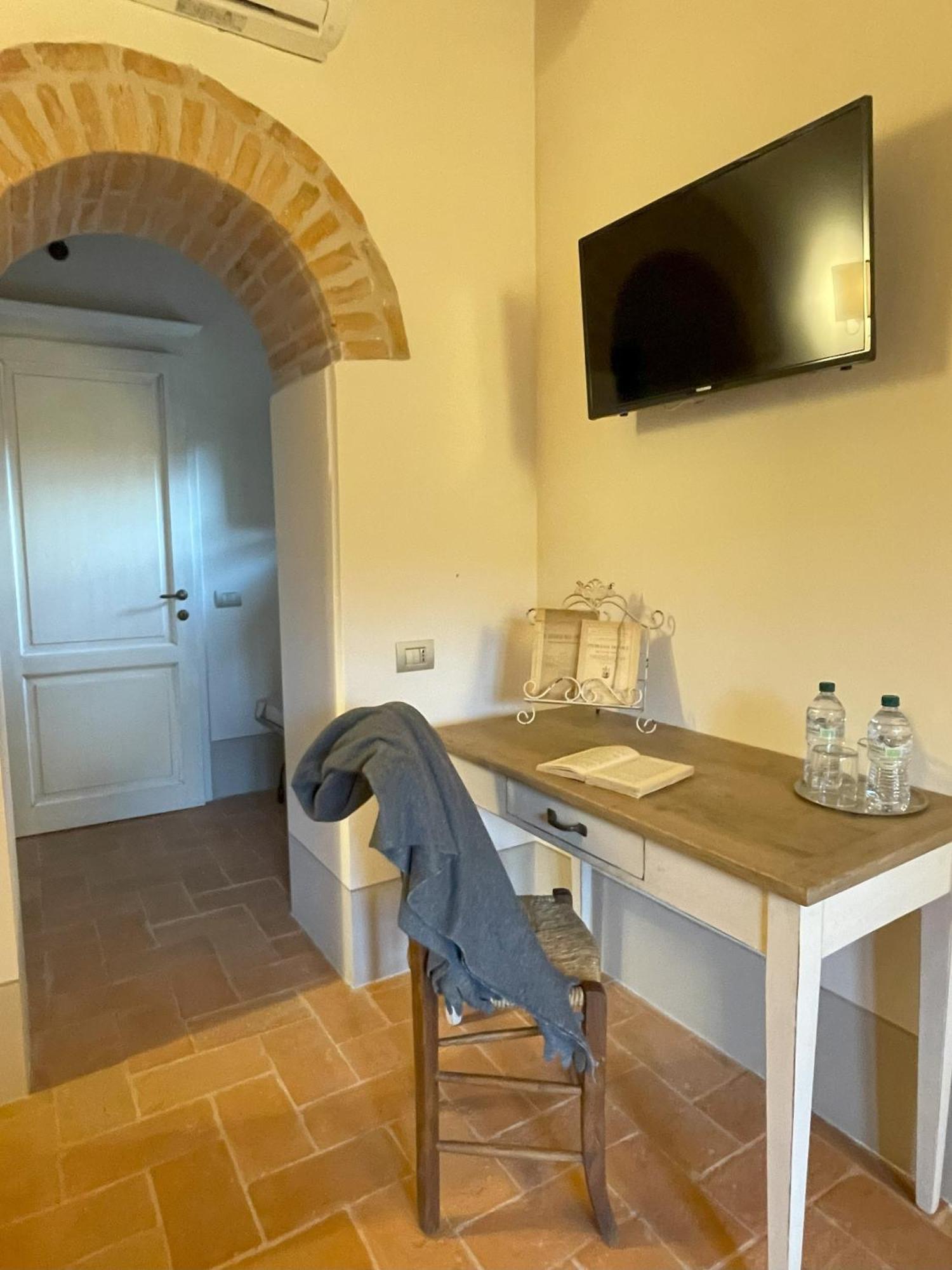 Podere Montaione โวลแตร์รา ภายนอก รูปภาพ